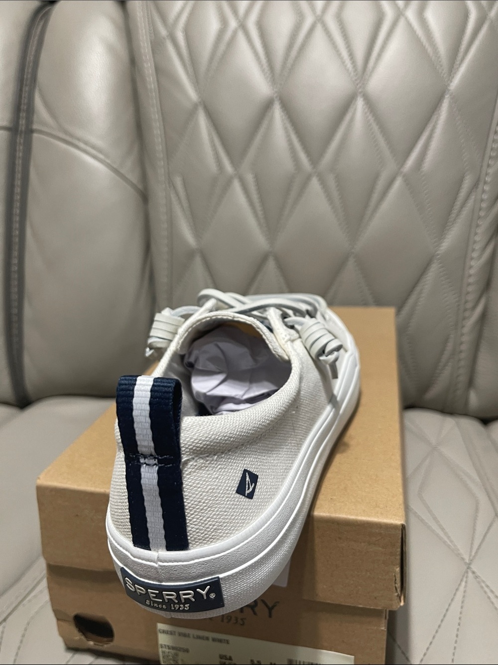 Sperry women’s Crest Vibe Linen White Sneakers with Navy Label - Picture 4 of 11